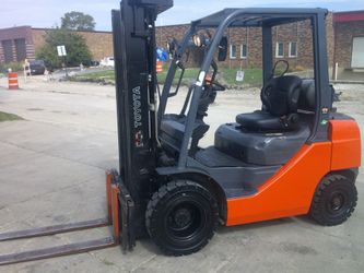 Pneumatic Toyota 5K LB Capacity Forklift