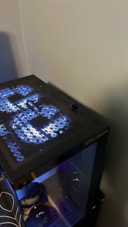 black STGAubron mid tier gaming pc