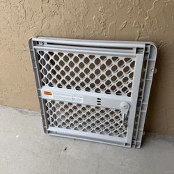 Plastic Safety Gate for Pets or Kids Sturdy and lightweight gate