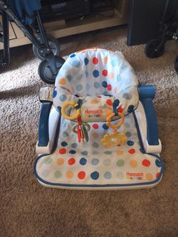 Infant sit and play hopscotch