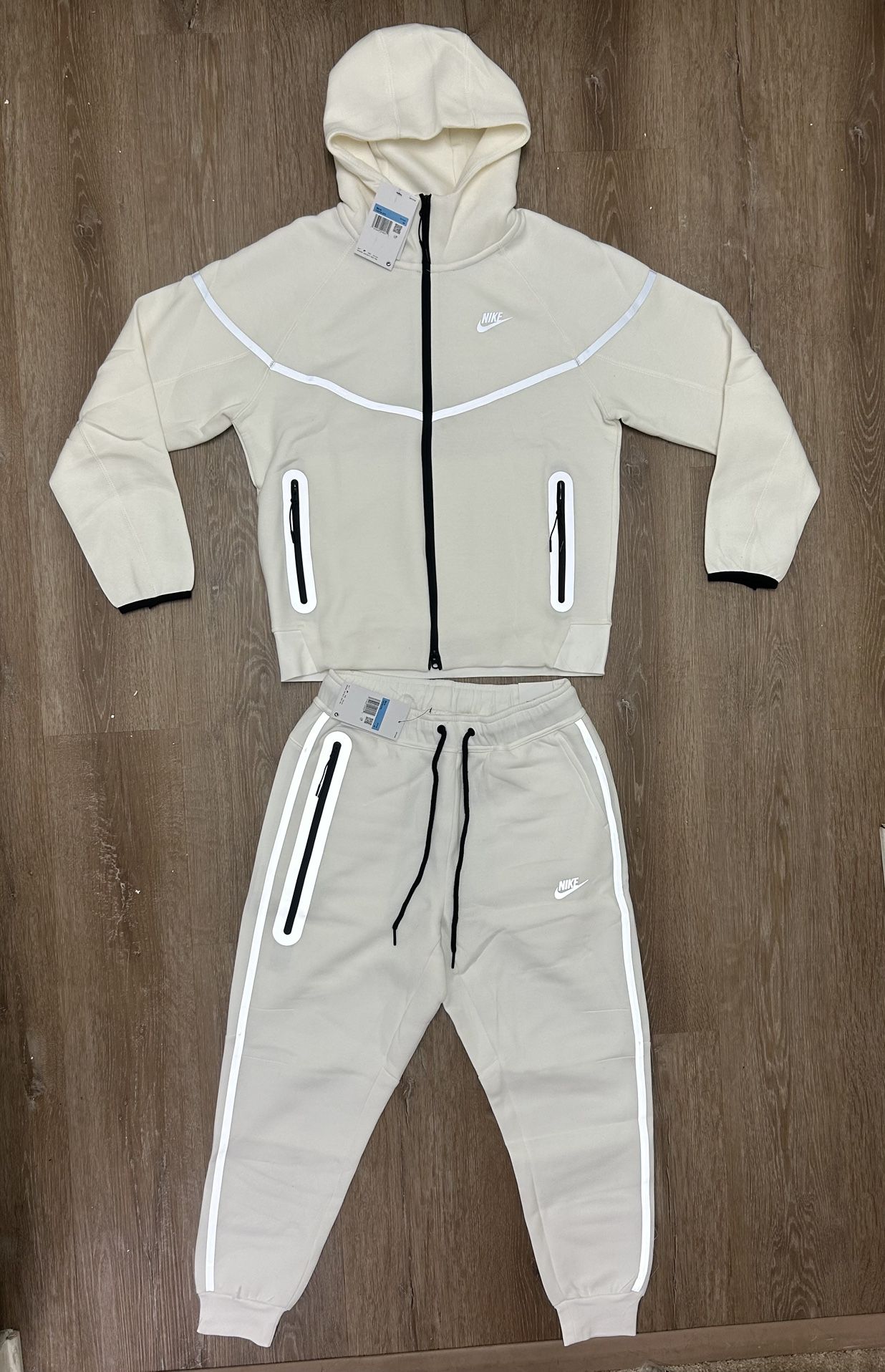 REFLECTIVE NIKE TECH SET
