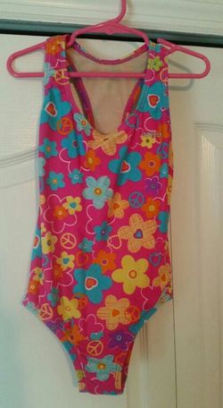 Girls Speedo size 8 swimsuit