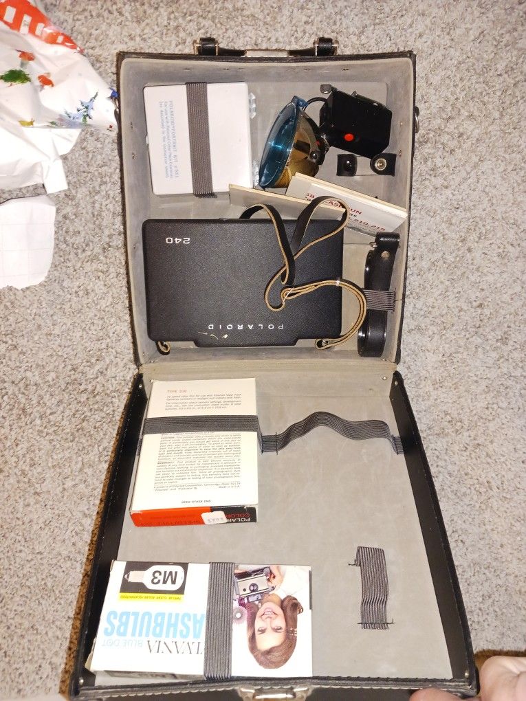 1970s Vintage Polaroid Cameras With Cases Film Bulbs