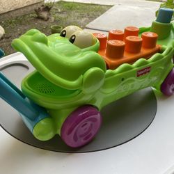 Fisher Price Alligator Puzzle And Walking Toy
