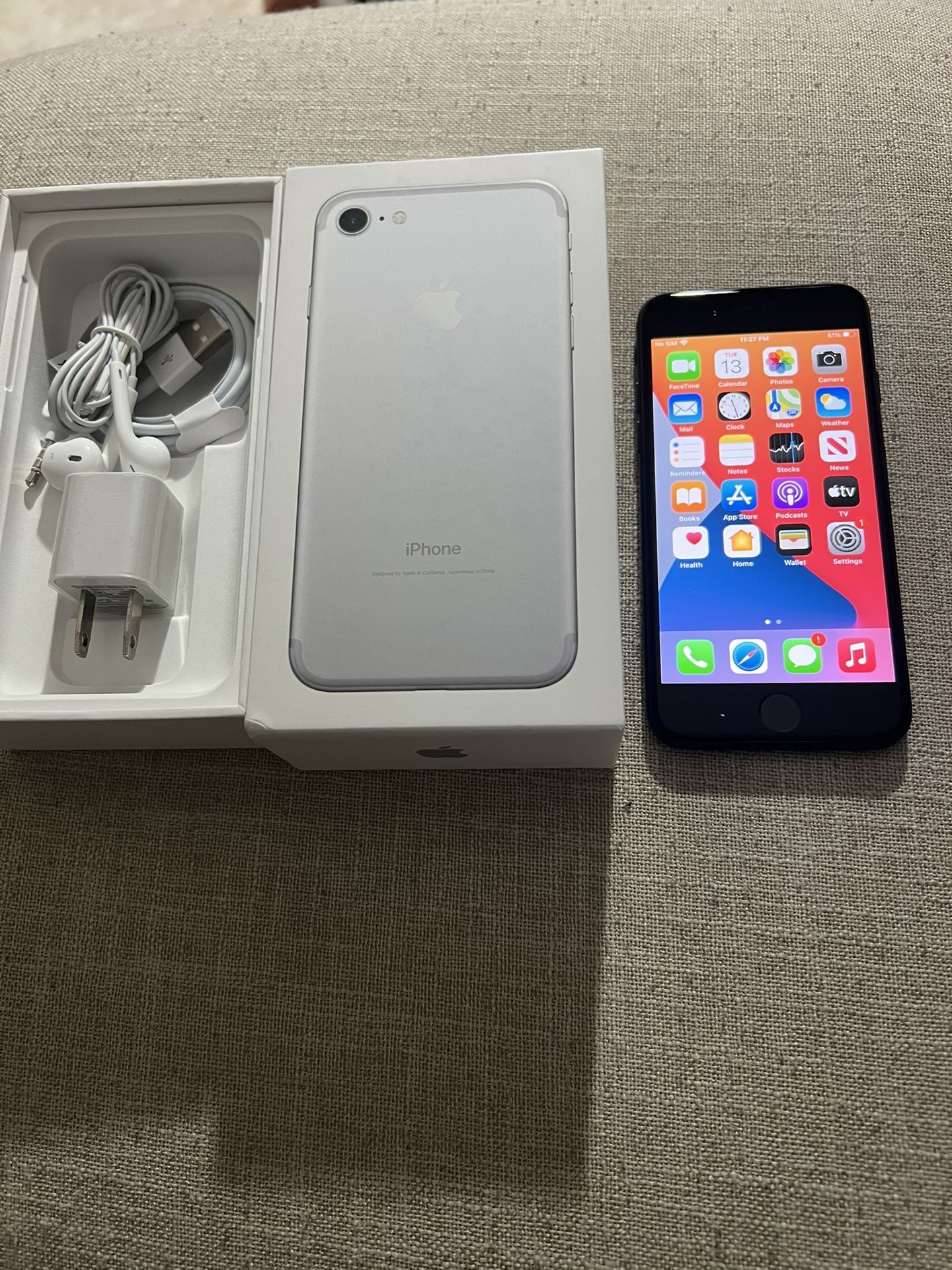 Apple iPhone 7 Black 32gb Unlocked