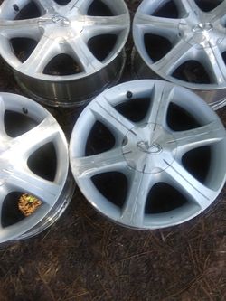 Infiniti 17 inch wheels