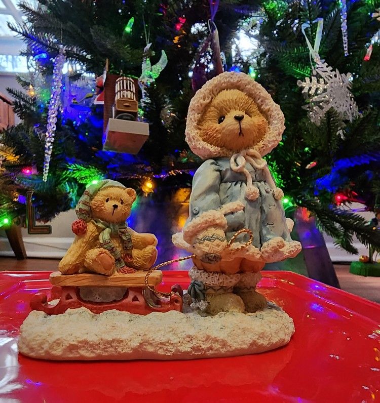 Cherished Teddies Mary "A Special Friend Warms The Season  Collectable Christmas Figurine 