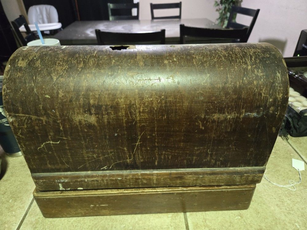 Antique Sewing Machine 