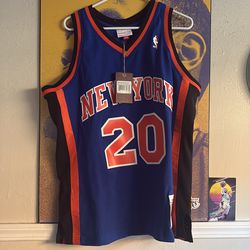 Allan Houston Jersey size Large new