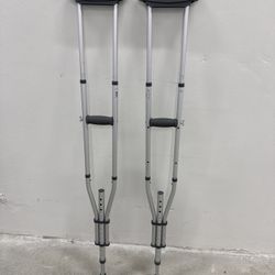 Adjustable aluminum underarm crutches