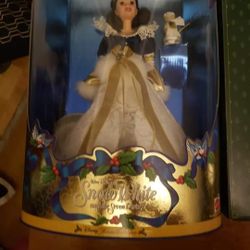 Disney Collectible Snow White Barbie