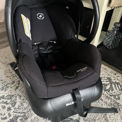 Maxi Cosí Infant Car seat With Base 