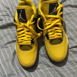 Air Jordan 4 lightning 2021 Sz 11  (read Description)