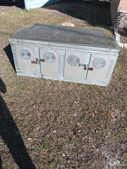 Dog Box