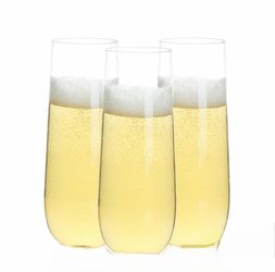 Stemless plastic champagne flutes
