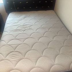 MOVING SALE: QUEEN BEDROOM SET + MATTRESS/BOXSPRING