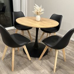 35” Large Table 4 Chairs 