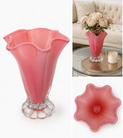 Pink Vintage Style Ruffle Glass Vase – Chic Decorative Accent