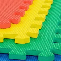 “New”4 Piece  Foam Puzzle Mat