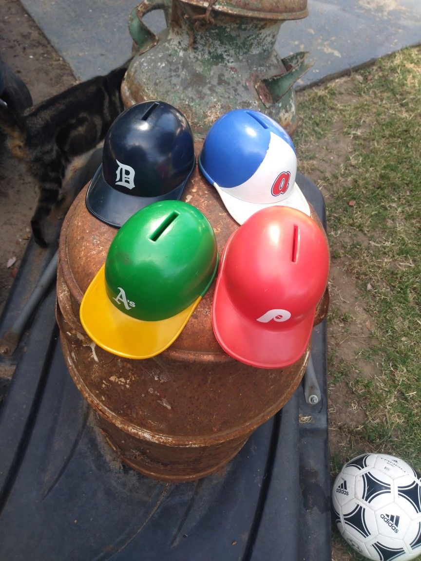 Vintage "1973" Baseball Banks..Very Collectible..