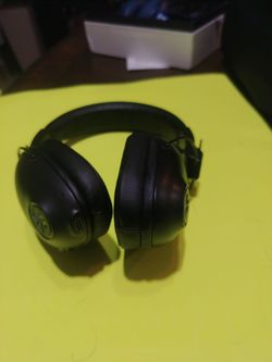 JLAB dlack Studio Pro Wireless Headphone 50 over Ear Features Plush Cushion and a Foldable Design professional