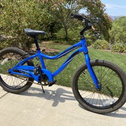 Giant moda bike hotsell