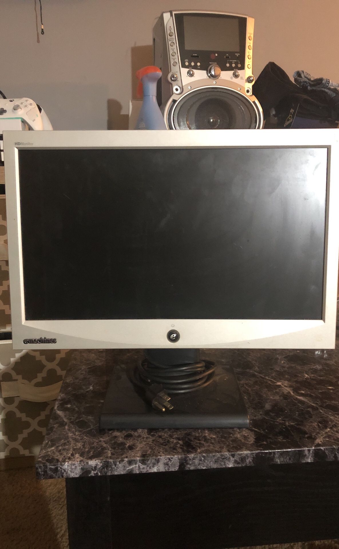 Emcahines 17” monitor