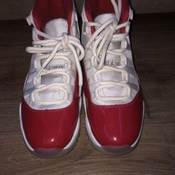 JORDAN 11 RETRO (Cherry)