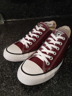 Converse womens 8.5 Like new