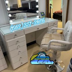 White Luxury Vanity Blanco LED Lights And Mirror Chair