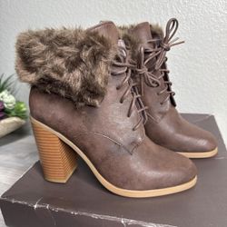 Leila stone chocolate brown boots Size 8