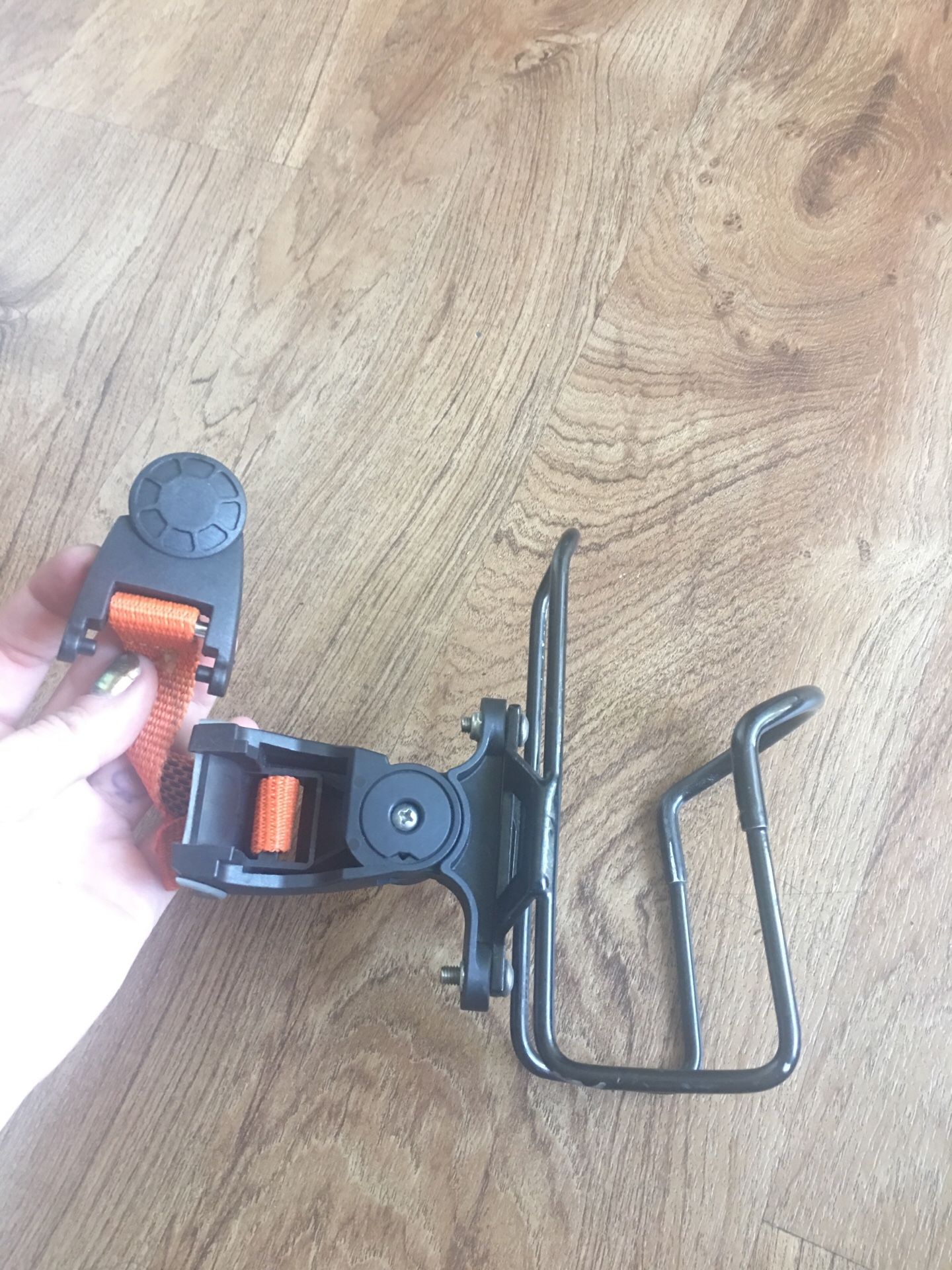 SKS removable water bottle holder