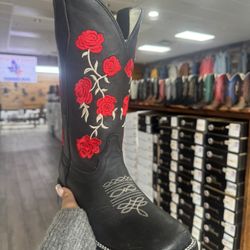 BLACK ROSE BOOT 