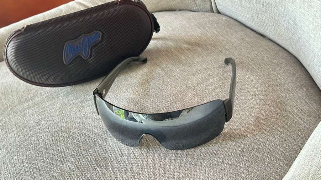 Maui Jim 520-02 Honolulu Sunglasses – Polarized Neutral Grey – Excellent Condition