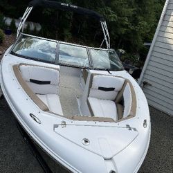 2015 Four Winns H210