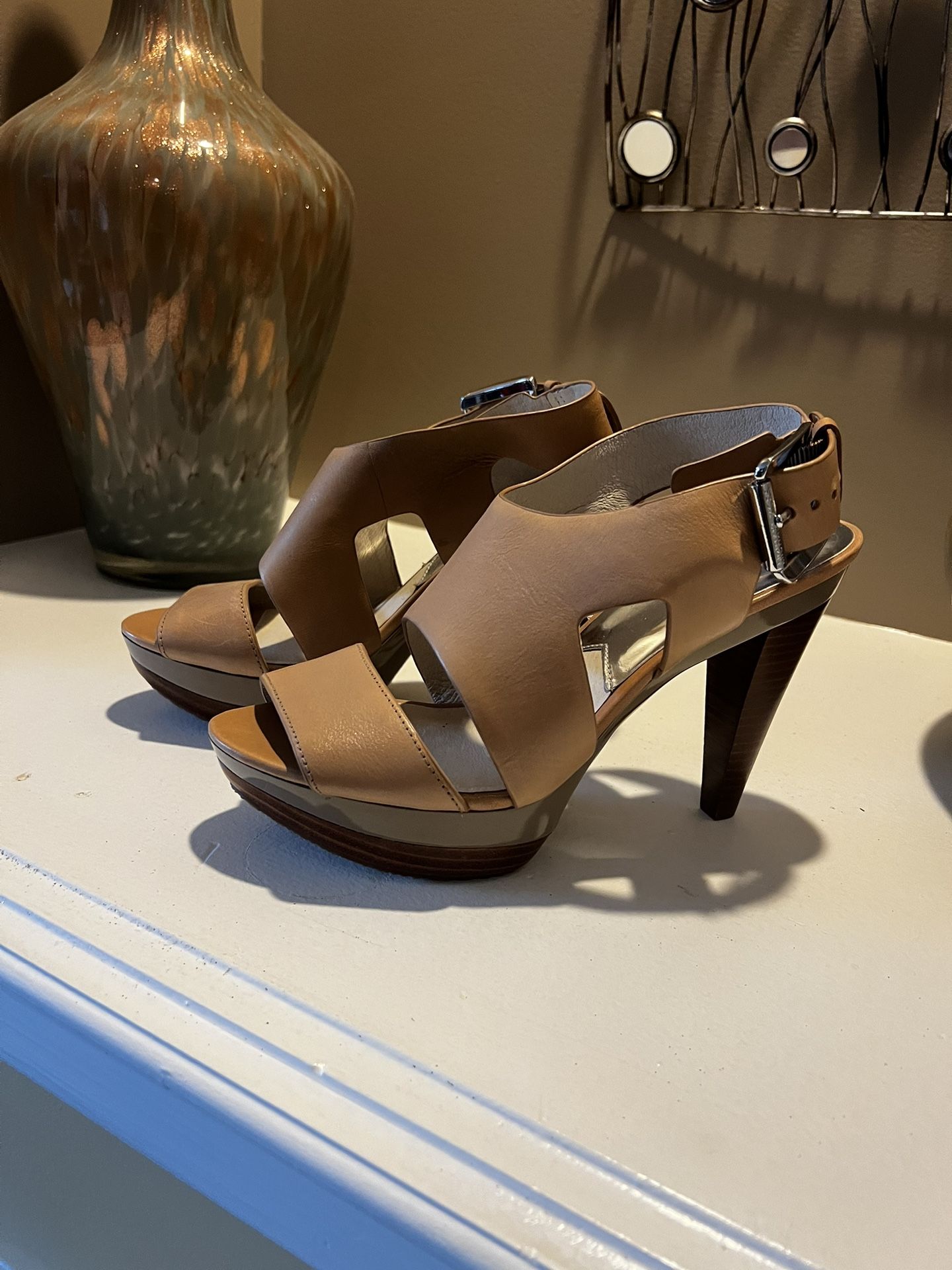 Michael Kors Platform Sandals Size 8.5