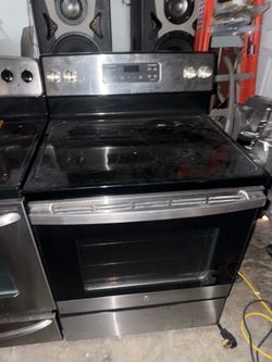 Band new GE stainless steel stove