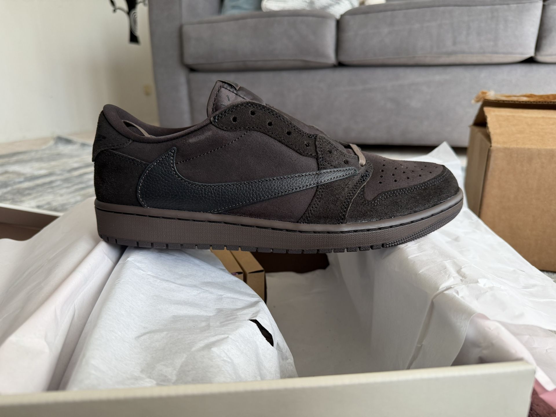 Travis Scott Jordan 1 Low “Velvet Brown” – DS – Size 12