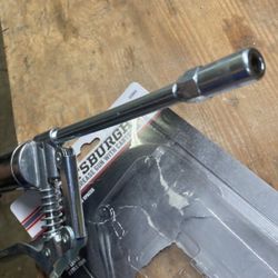 Harbor Tools Mini greaser 