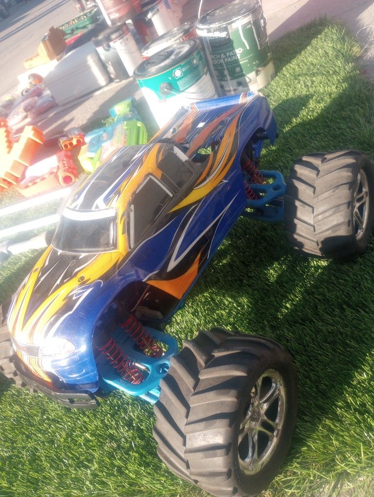 SUPER FUN AND FAST TRAXXAS