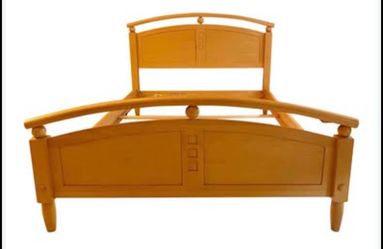 Ethan Allen American Dimensions solid wood queen bed frame