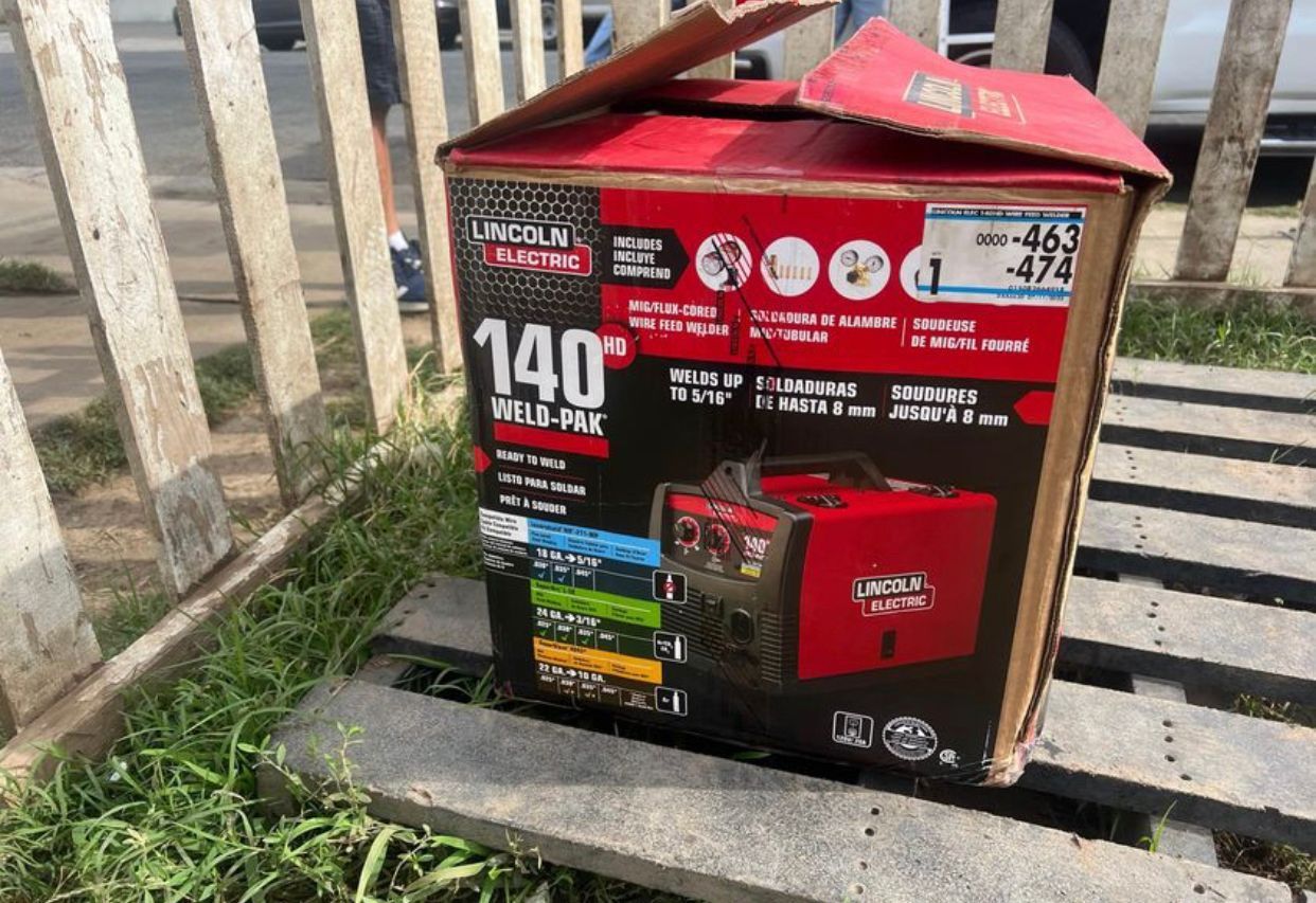 Lincoln Electric Weld-Pak 140 Amp MIG and Flux-Core Wire Feed Welder, 115V, Aluminum Welder with Spo