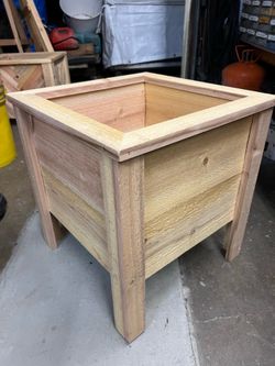 Econoline of cedar planters