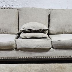 Free Couch 