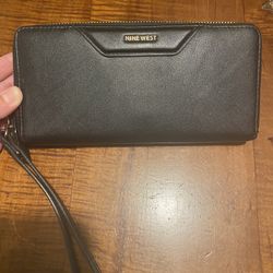 Nine West wallet