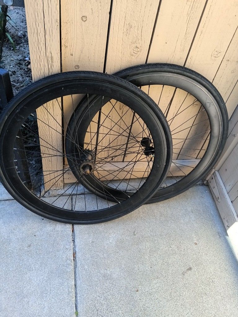 Set The Tires #28 Good Conditions One Is Flat $40 Pick Up Only