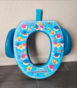 ✅️ Toddler Baby Shark Potty Toilet Seat w/ Hook• Great Condition• $10firm