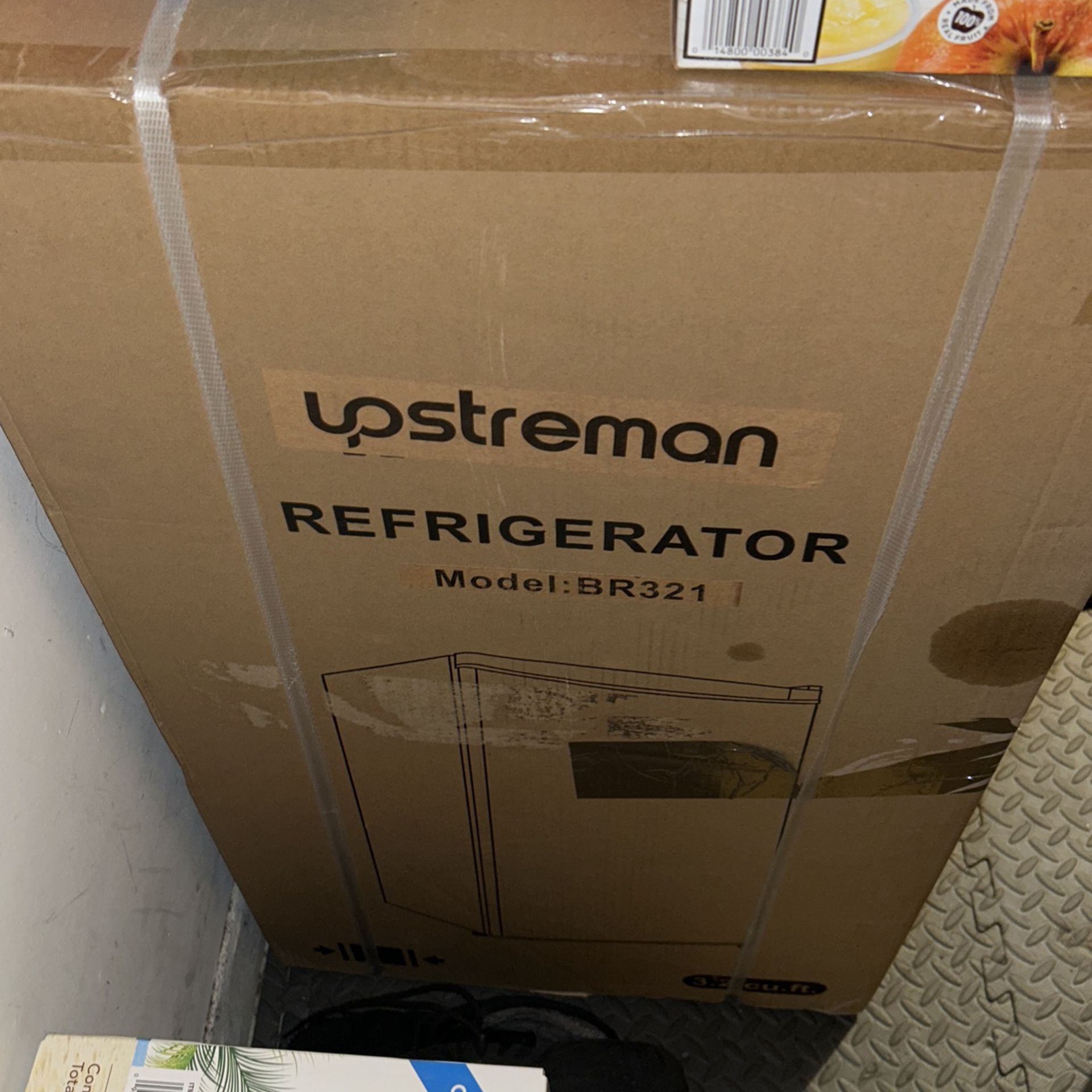 Upstreman Refrigerator Model: BR321 “Mini-Fridge”w