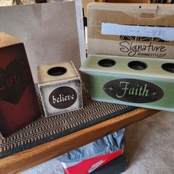 SIGNATURE HOMES CANDLE HOLDER SET