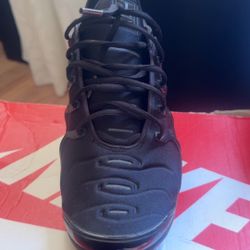 Nike vapor maxes 9.5 Men 